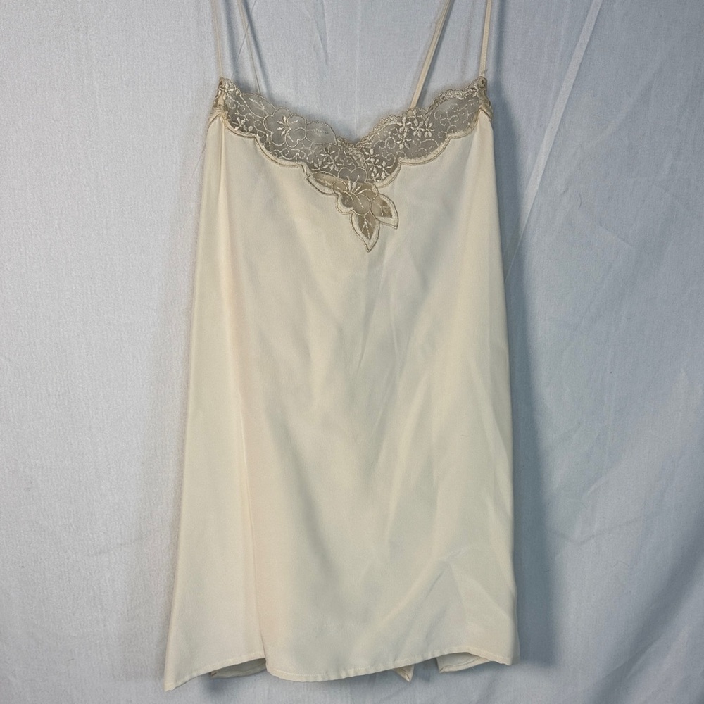 Liz Claiborne Elegant Silk Cream Lace Trim Chemise SZ 8